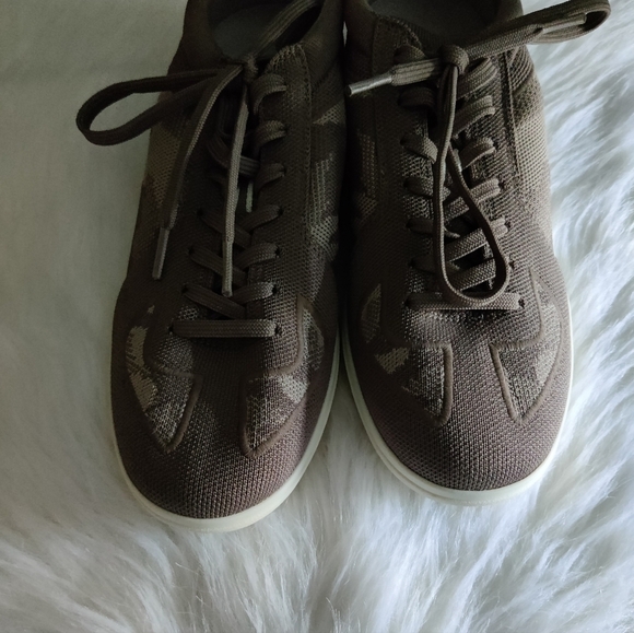 *NWOB* Rothy's Men's RS01 Sneaker in Desert Camo - Picture 5 of 9